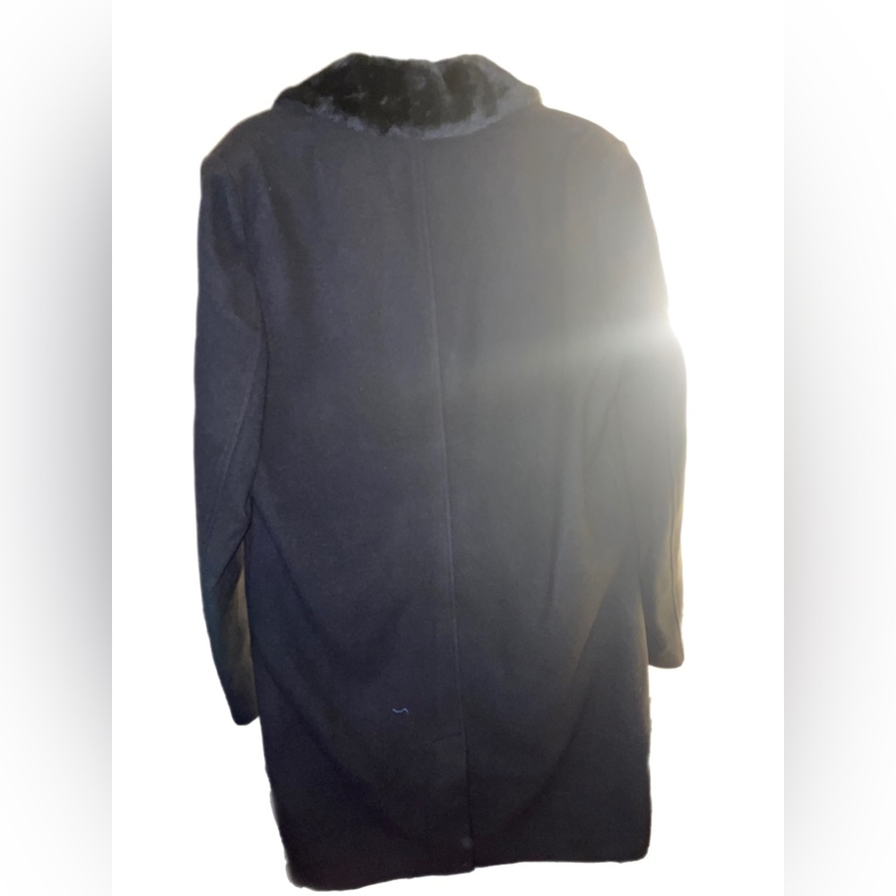 Men’s large black overcoat with faux fur collar